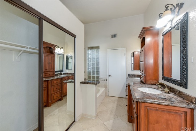 Photo 24 of 46 - 184 Cannon Rd, Riverside, CA 92506
