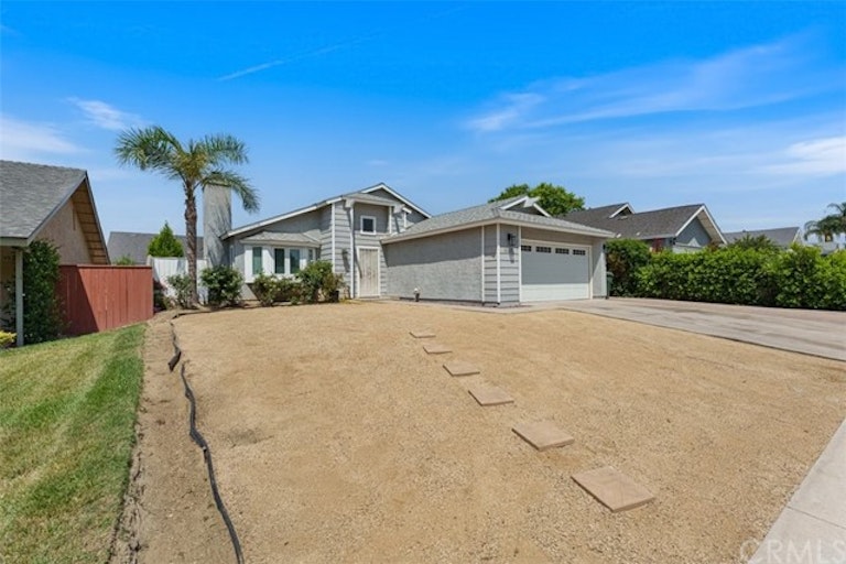 Photo 2 of 26 - 3227 Norelle Dr, Jurupa Valley, CA 91752