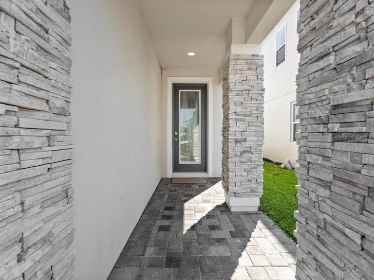 Photo 3 of 46 - 301 Burma St, Kissimmee, FL 34747