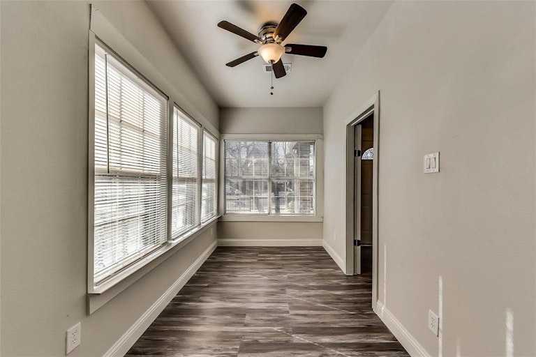 Photo 16 of 19 - 920 S Edgefield Ave, Dallas, TX 75208