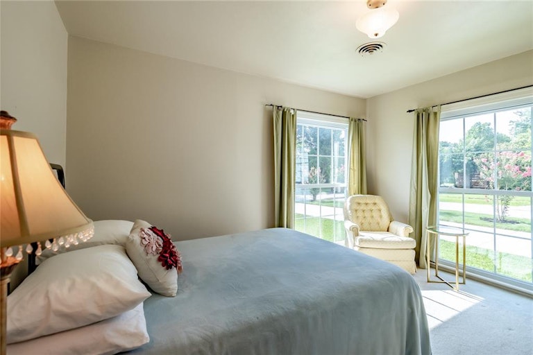 Photo 15 of 27 - 603 Coyle St, Garland, TX 75040