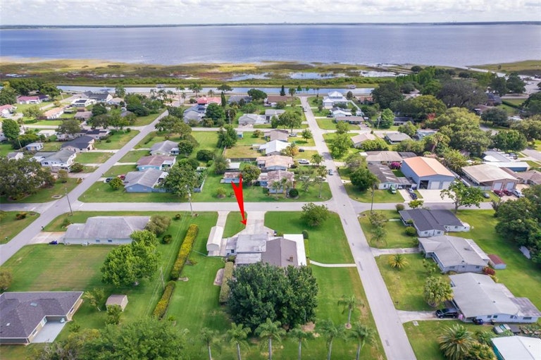 Photo 6 of 38 - 304 Kentucky Ave, Saint Cloud, FL 34769