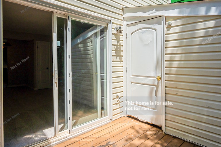Photo 15 of 16 - 2804 Dillmark Ct, Raleigh, NC 27610