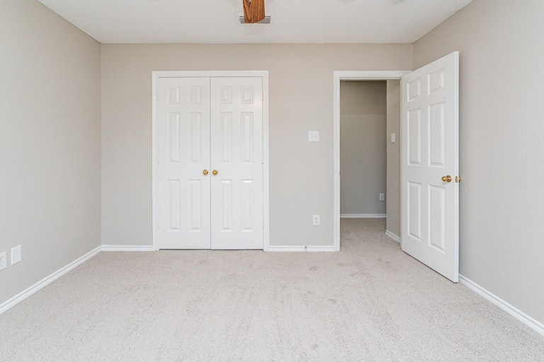 Photo 20 of 25 - 10170 Meadowcrest Dr, Benbrook, TX 76126
