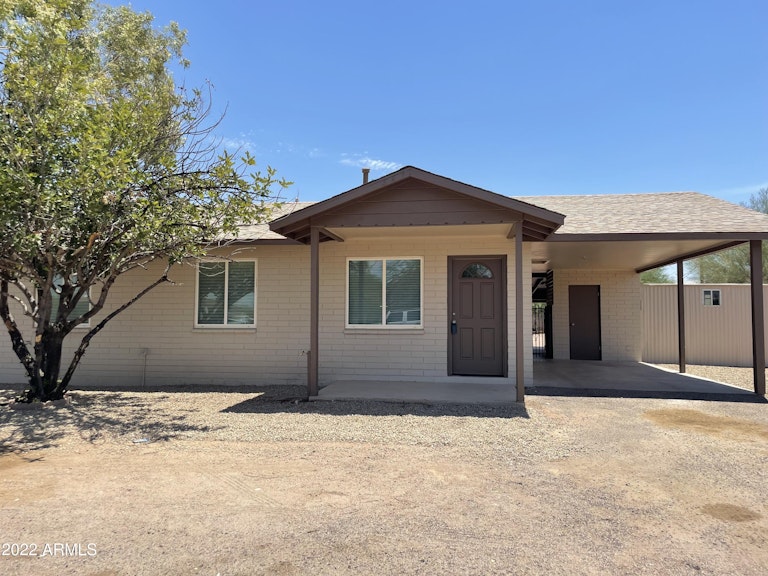 Photo 1 of 18 - 347 N Thunderbird Dr, Apache Junction, AZ 85120