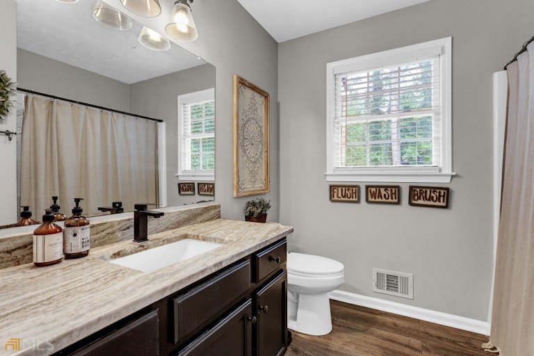 Photo 13 of 13 - 12 Sherwood Forest Dr, Douglasville, GA 30134