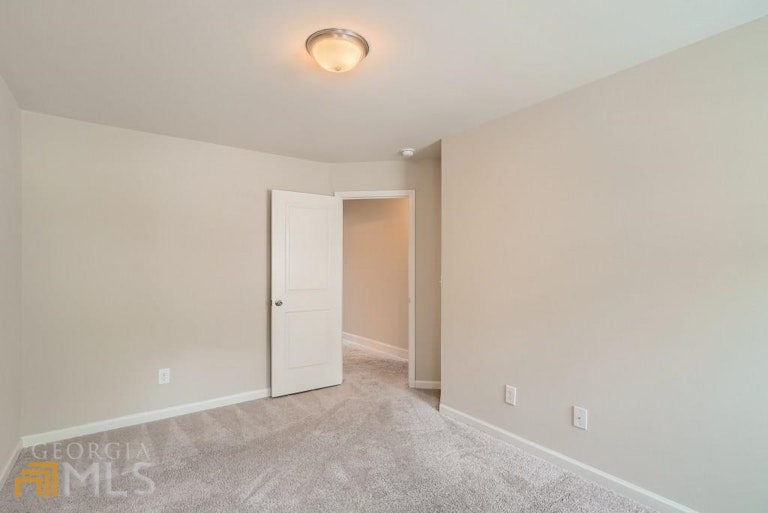 Photo 17 of 26 - 410 Holdings Dr, Lawrenceville, GA 30044