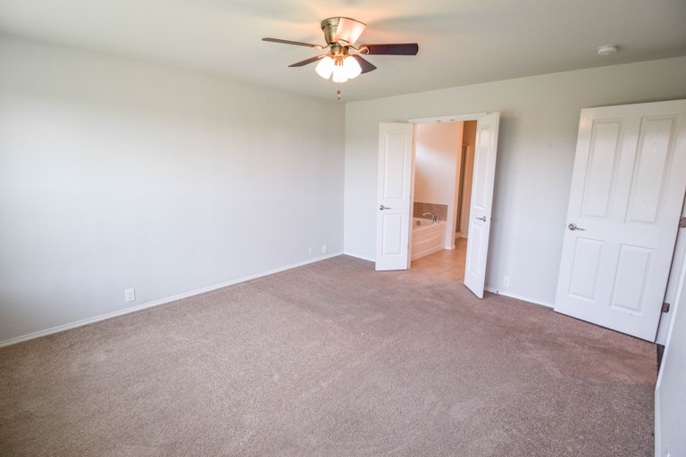 Photo 25 of 37 - 15964 Avenel Way, Fort Worth, TX 76177