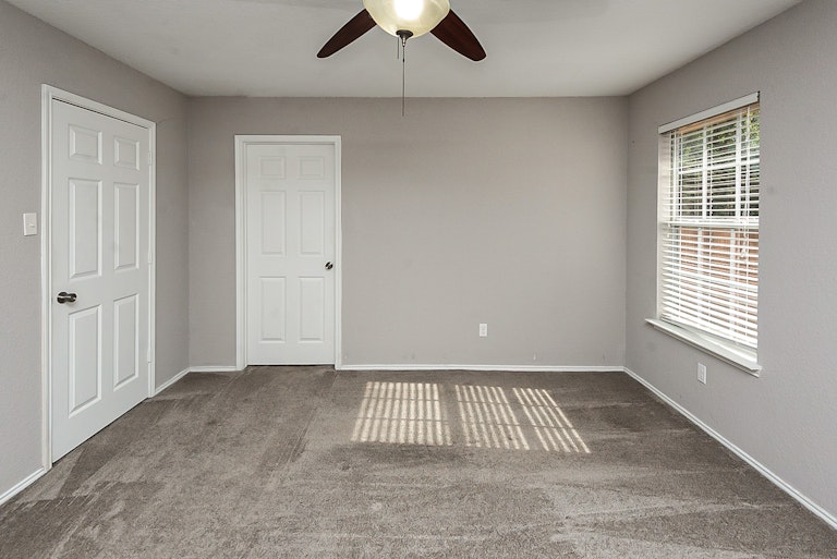 Photo 16 of 26 - 6428 Henco Dr, Fort Worth, TX 76119