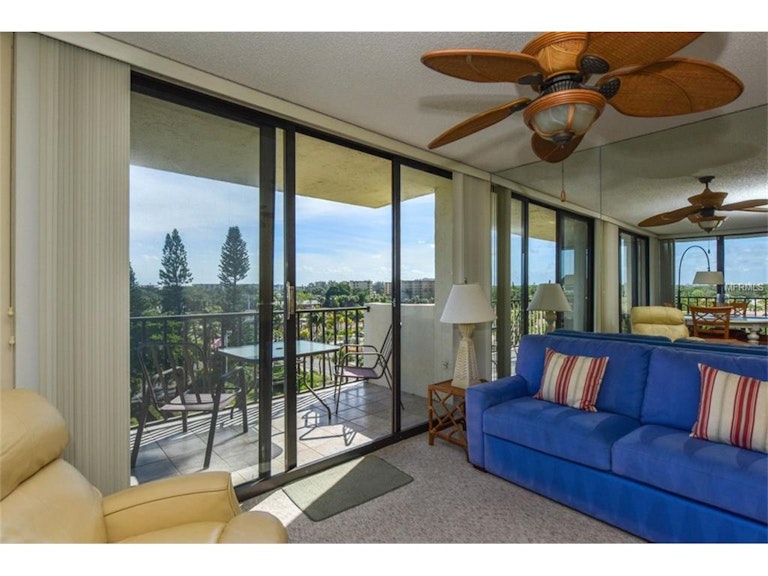 Photo 10 of 23 - 1055 Beach Rd Unit B-503, Sarasota, FL 34242