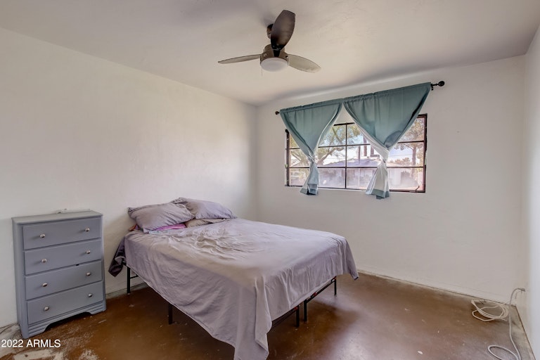 Photo 18 of 26 - 1917 E Mitchell Dr, Phoenix, AZ 85016