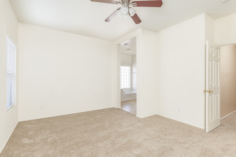 Photo 15 of 28 - 14999 N 137th Ln, Surprise, AZ 85379