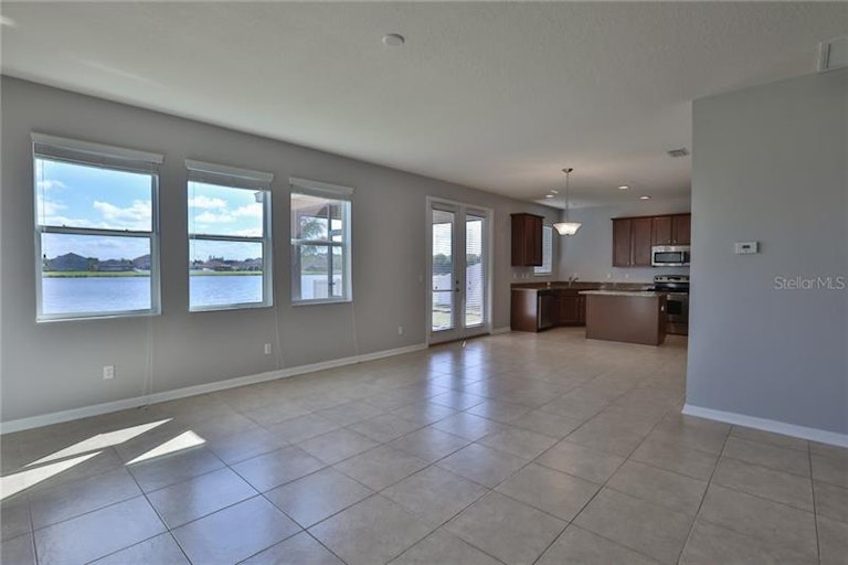 Photo 3 of 25 - 723 Parker Den Dr, Ruskin, FL 33570