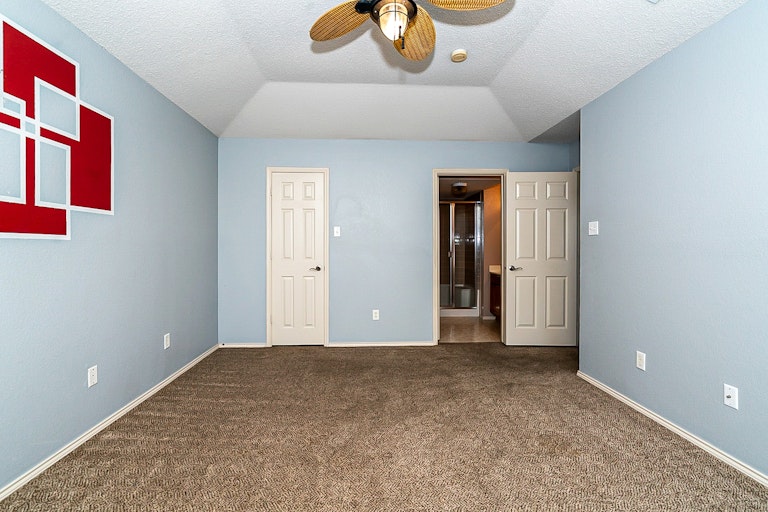 Photo 18 of 25 - 10252 Dawson Trl, Fort Worth, TX 76108