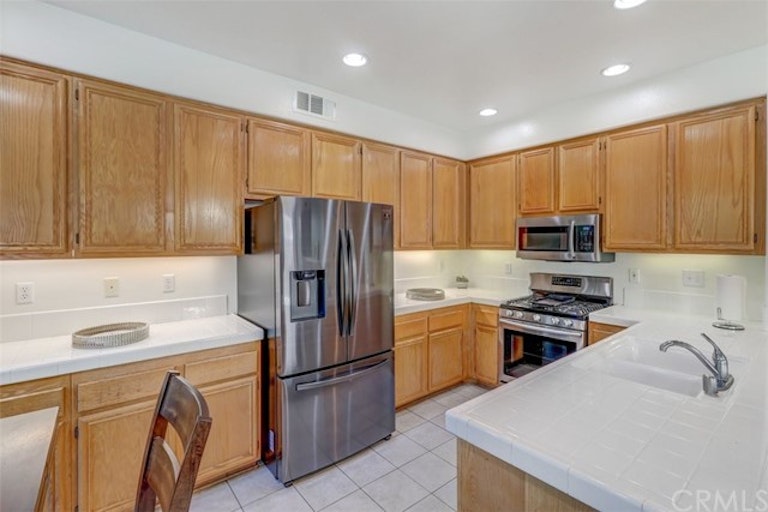 Photo 9 of 36 - 197 Lydia Ln, Corona, CA 92882