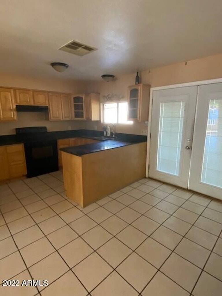 Photo 5 of 7 - 7005 W Roosevelt St, Phoenix, AZ 85043