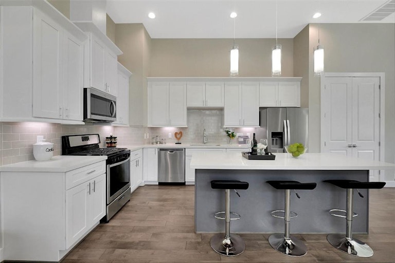 Photo 9 of 28 - 5509 Beall St Unit C, Houston, TX 77091