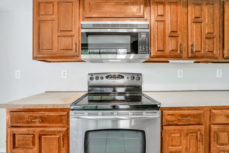 Photo 8 of 25 - 2324 Chinaberry Dr, Bedford, TX 76021