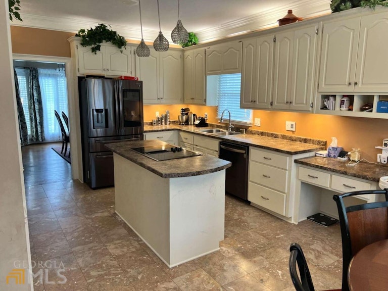 Photo 7 of 27 - 168 Long Meadow Ln, Alpharetta, GA 30004