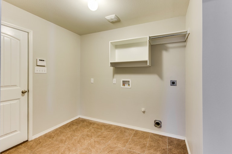 Photo 11 of 26 - 526 Trailblazer Rd, Forney, TX 75126