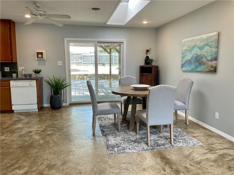 Photo 14 of 35 - 5409 Wellington Dr, Austin, TX 78723