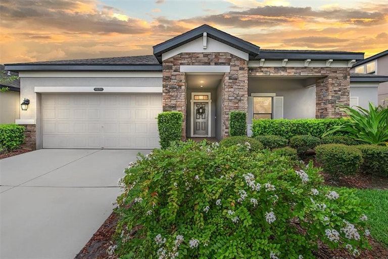 Photo 37 of 38 - 8526 Bluevine Sky Dr, Land O Lakes, FL 34637