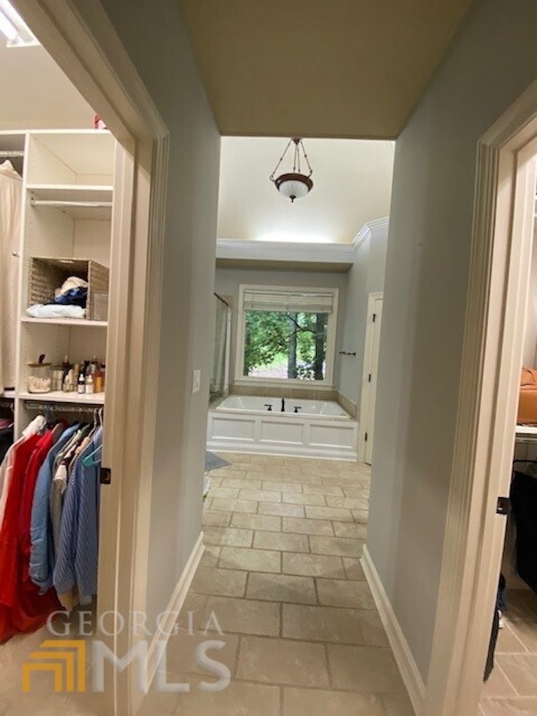 Photo 13 of 34 - 1015 York Cv, Alpharetta, GA 30004