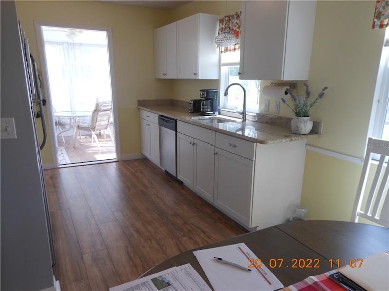 Photo 7 of 11 - 550 Saint Andrews Blvd, Lady Lake, FL 32159