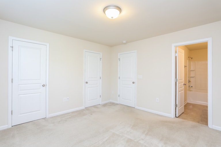 Photo 15 of 25 - 8512 Quarton Dr, Raleigh, NC 27616
