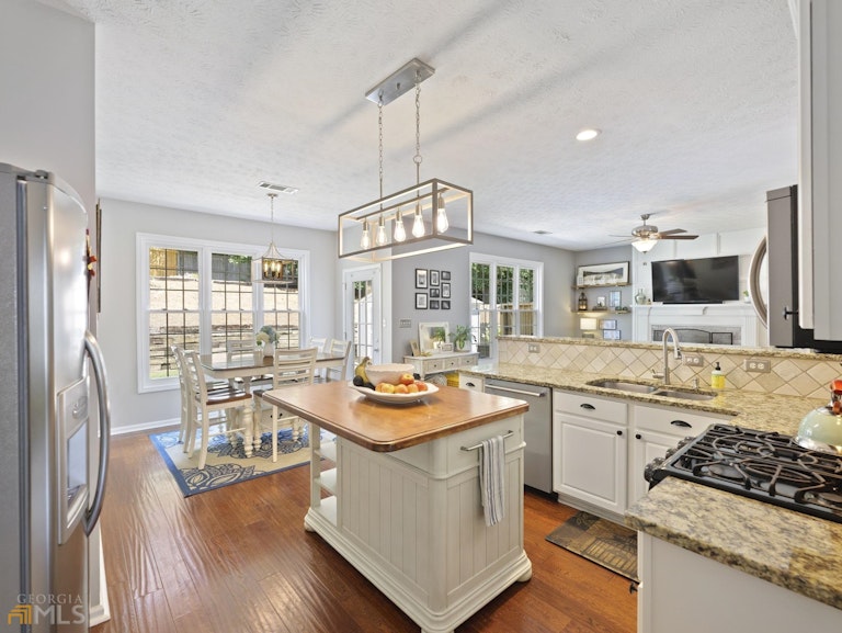 Photo 12 of 37 - 3235 Goldmist Dr, Buford, GA 30519