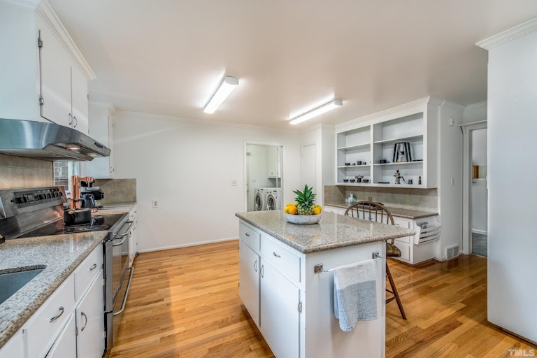 Photo 6 of 30 - 2640 University Dr, Durham, NC 27707