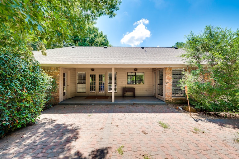Photo 5 of 26 - 3615 Dalton Dr, Corinth, TX 76208
