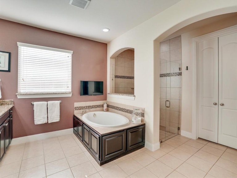 Photo 16 of 40 - 1412 9th St, Argyle, TX 76226