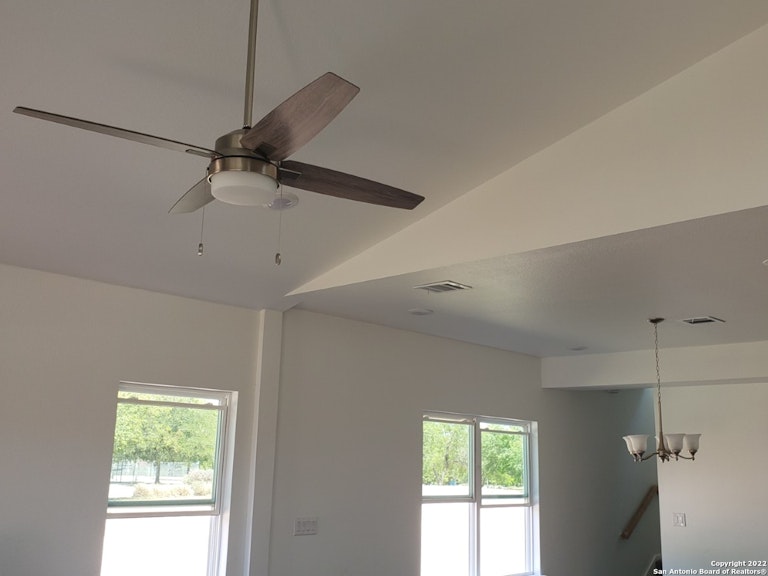 Photo 4 of 12 - 3127 Winsome, San Antonio, TX 78224