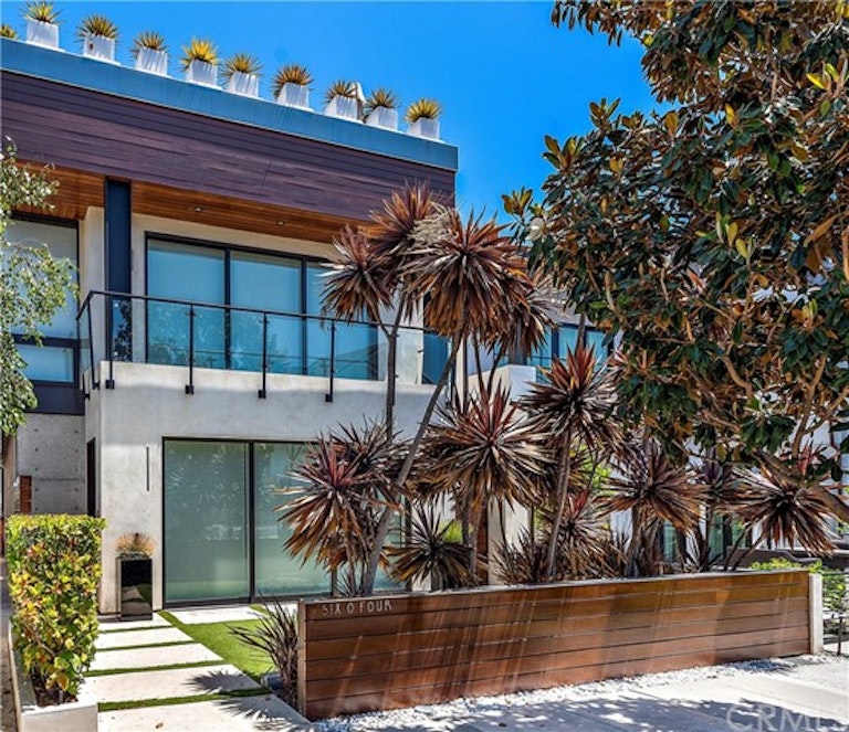 Photo 1 of 18 - 604 1/2 Acacia Ave, Corona Del Mar, CA 92625
