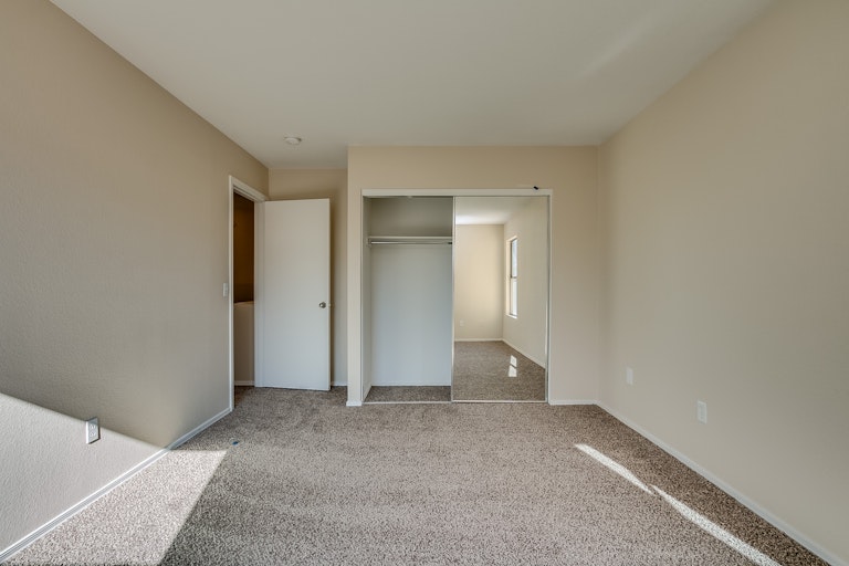 Photo 25 of 34 - 523 E Beth Dr, Phoenix, AZ 85042