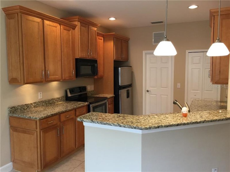 Photo 6 of 24 - 6823 44th Ter E, Bradenton, FL 34203