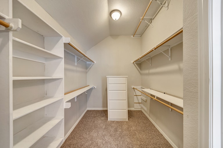 Photo 20 of 32 - 1105 NW Renfro St, Burleson, TX 76028