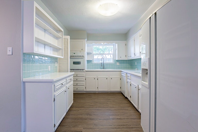 Photo 4 of 29 - 5822 Imogene St, Houston, TX 77074