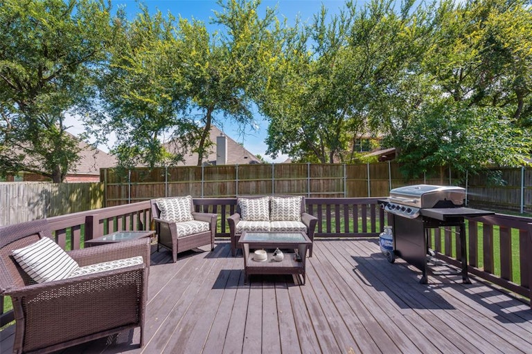 Photo 21 of 27 - 5910 Creek Crossing Ln, Sachse, TX 75048