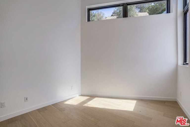 Photo 35 of 54 - 8352 Hillcroft Dr, West Hills, CA 91304