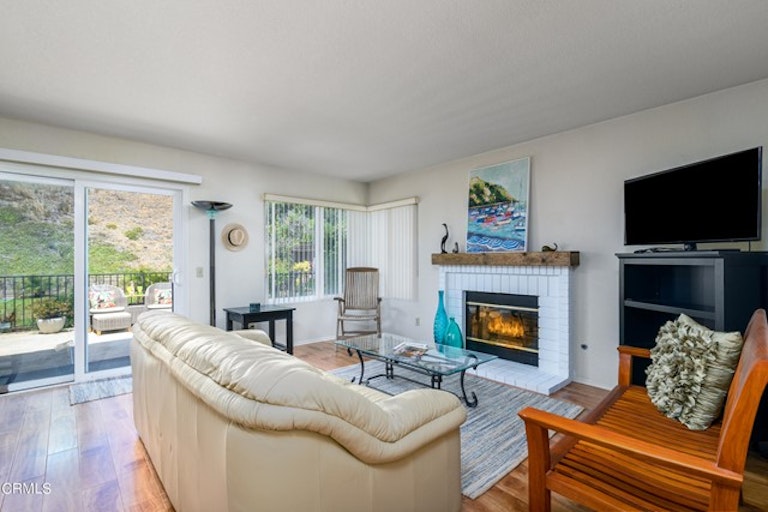 Photo 13 of 25 - 6175 Palomar Cir, Camarillo, CA 93012