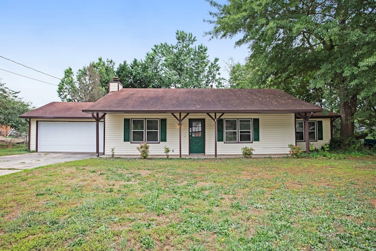 Photo 1 of 17 - 3416 Creekwood Dr SE, Conyers, GA 30094