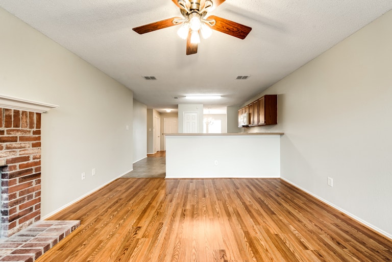 Photo 11 of 27 - 1018 Halifax Ln, Forney, TX 75126