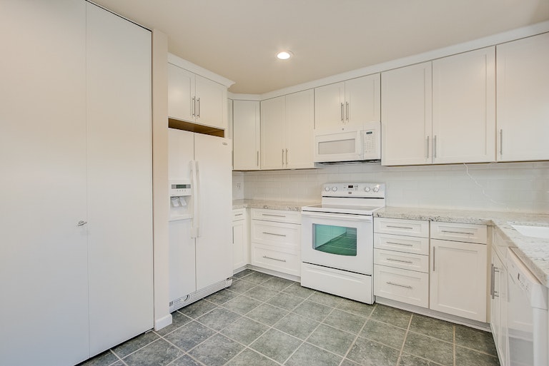 Photo 21 of 35 - 106 Hartnell Pl, Sacramento, CA 95825