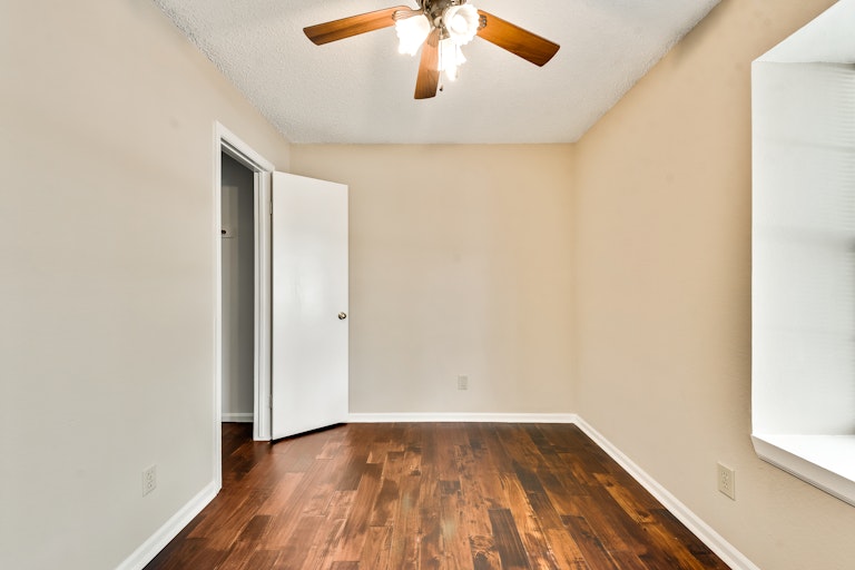 Photo 22 of 25 - 2705 Fountainview Dr, Corinth, TX 76210