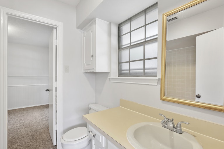 Photo 25 of 26 - 142 Bailey Dr, Desoto, TX 75115