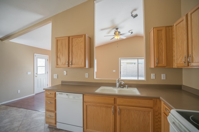 Photo 9 of 23 - 6605 W Whispering Wind Dr, Glendale, AZ 85310