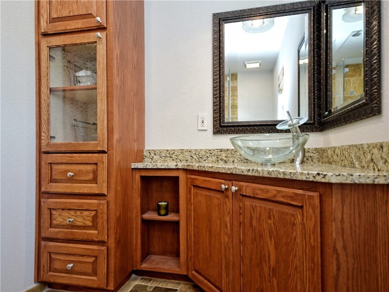 Photo 19 of 31 - 5725 Misty Hill Cv, Austin, TX 78759