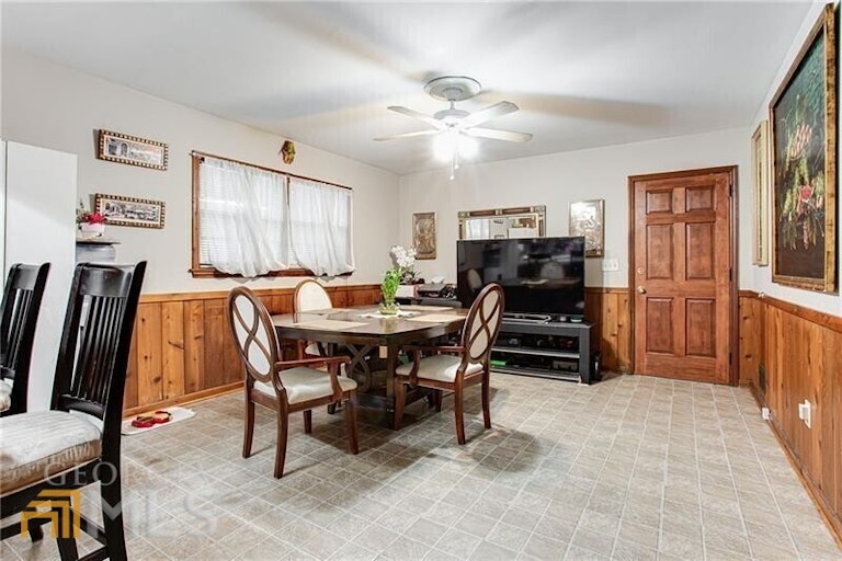 Photo 4 of 37 - 2612 Clairmont Rd NE, Atlanta, GA 30329